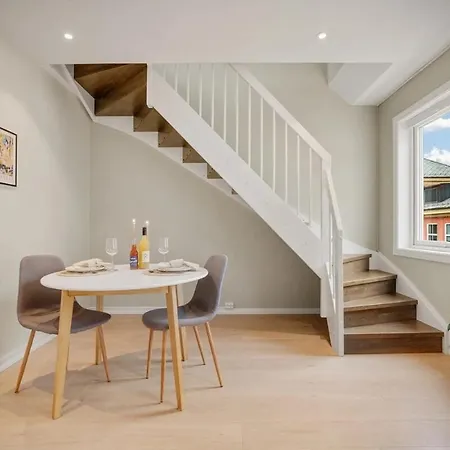 On 2 Floors ברגן